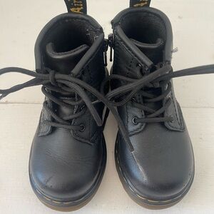 Dr. Marten infant softy t lace up leather boots